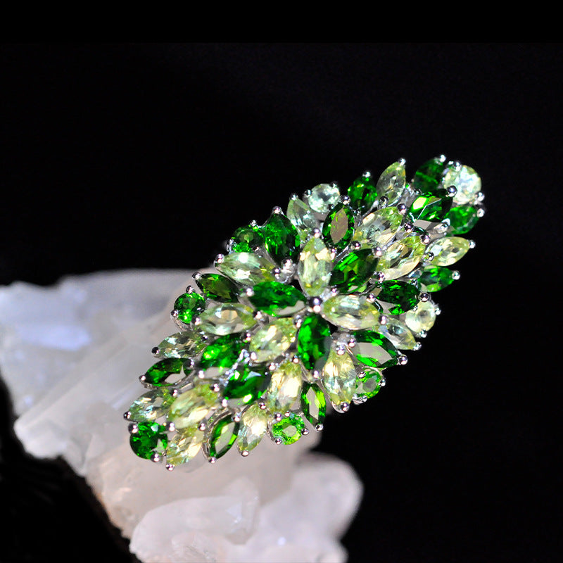 Ambilight Gemstone Inlaid Peridot Ring — Green Crystal Elegance