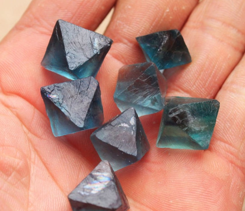 Crystal Gravel Natural Blue Fluorite Rough Ornaments Octahedron Small Crystal Jewelry Mineral Specimens