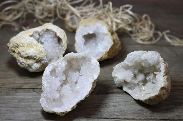 Natural White Crystal Cave Rough Teaching Mineral Specimen