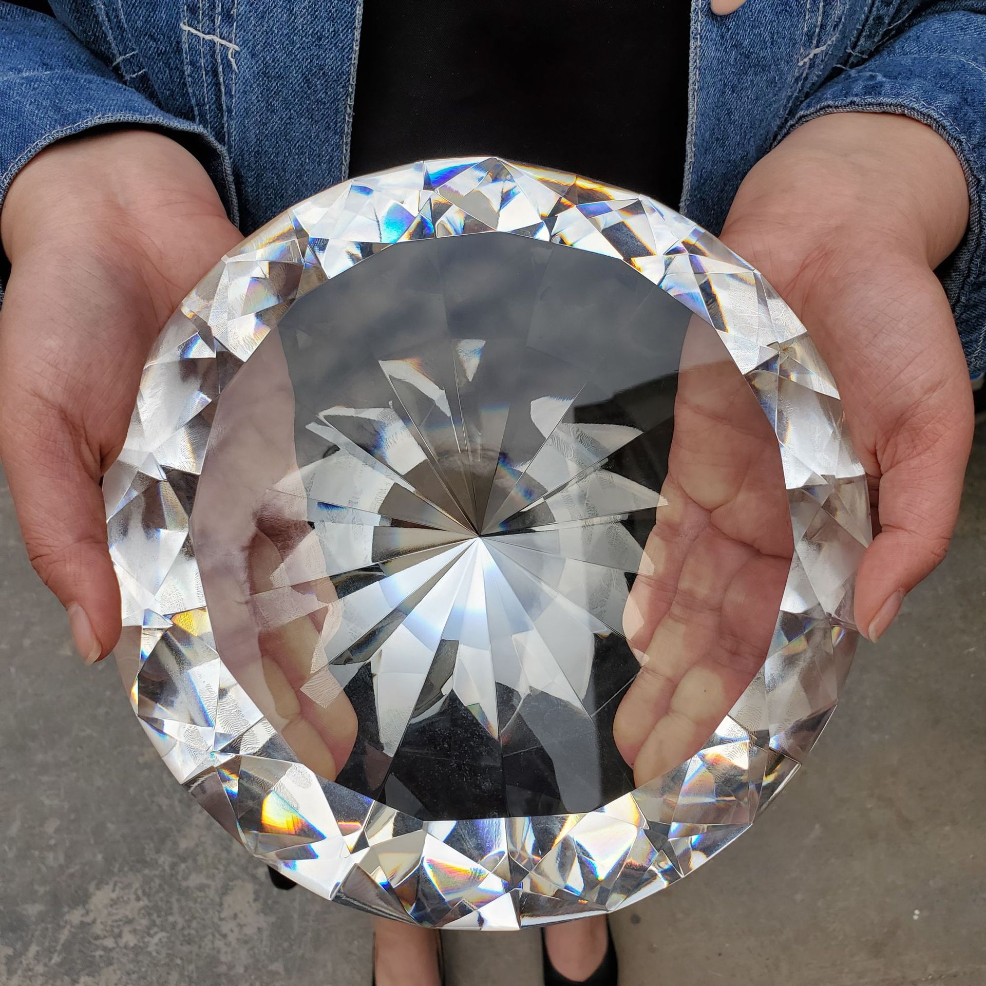 Clear Crystal Diamond Ornament – Polished Glass Decor